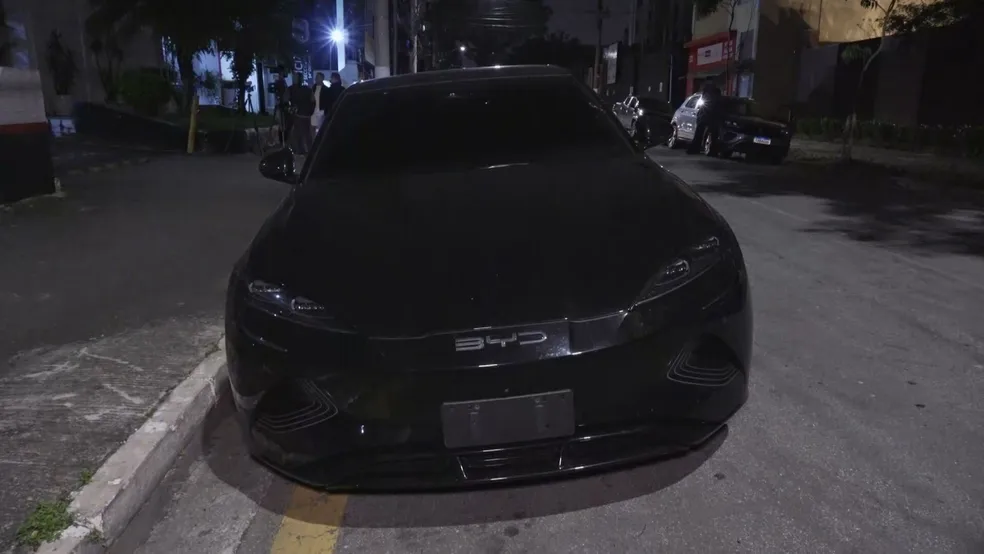 Carro com placa adulterada usada pelo deputado Marcelo Aguiar (PL) em São Paulo. — Foto: Reprodução/TV Globo