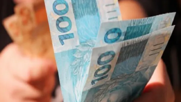 Reajuste do salário mínimo deve afetar cofres municipais em quase R$ 1,5 bilhão
