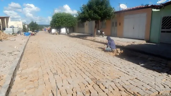 Prefeitura de Assunção do Piauí dá inicio a obra de pavimentação de ruas na sede do município